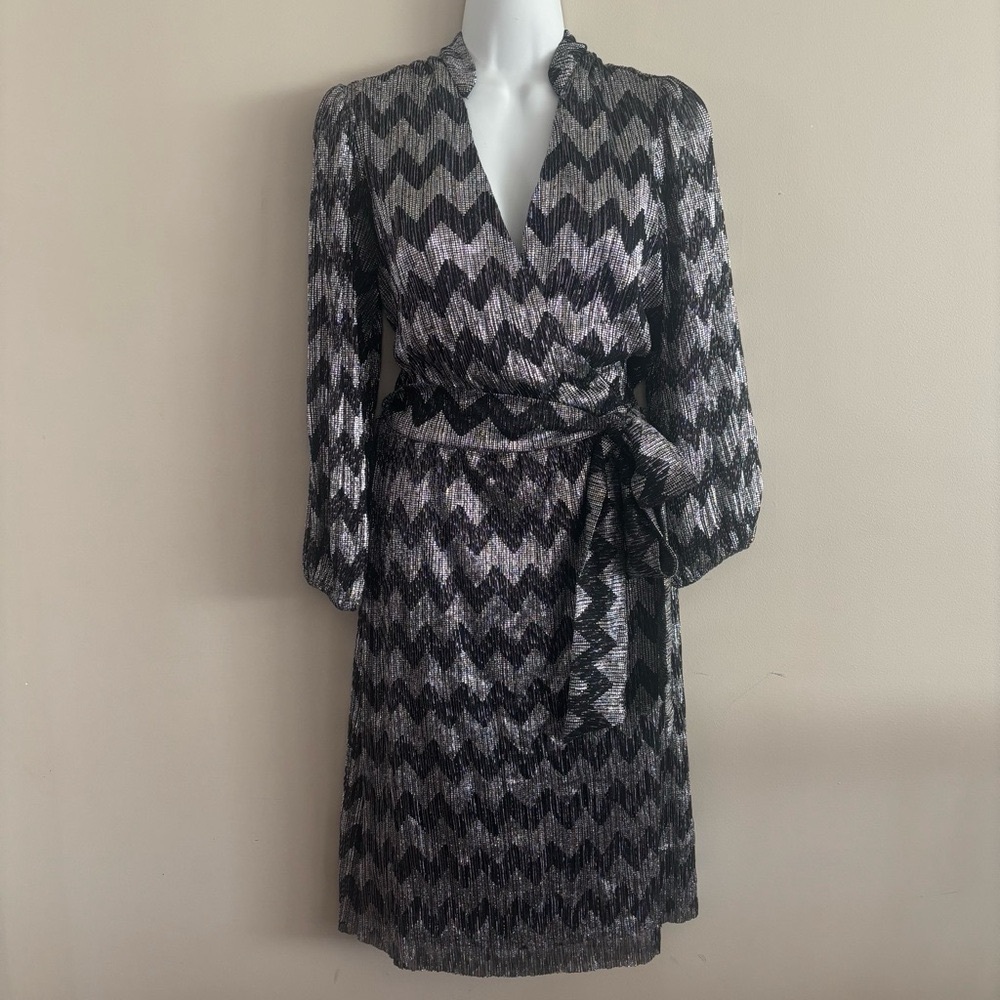 Eliza J Black and Silver Long Sleeve Chevron Dress